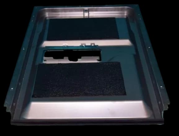 12276000005301 Vnitřní část dveří se spodním těsněním pro Midea Amica