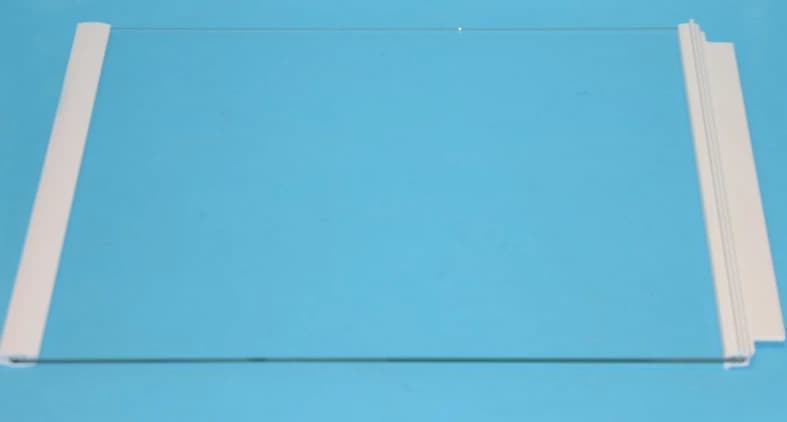 HK1868749 Police k lednici Hisense